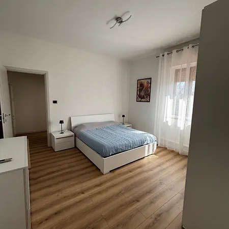 Via Tomba ורונה